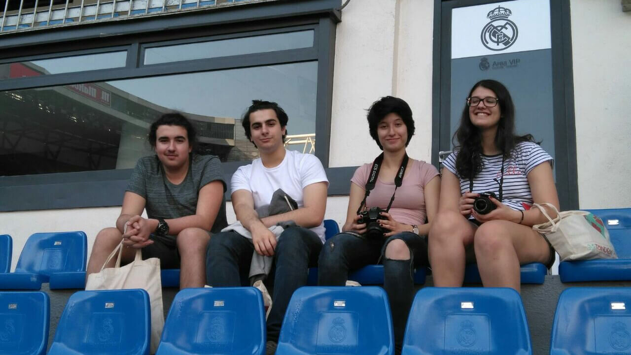 Grupo Malmö Borgarskola, Diana y compañeros en el estadio Santiago Bernabéu