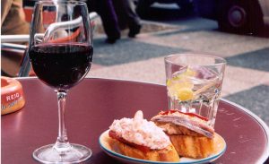 vino español + tapas