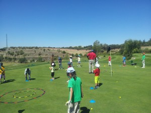 Group program: 13 children and their parents visit TANDEM